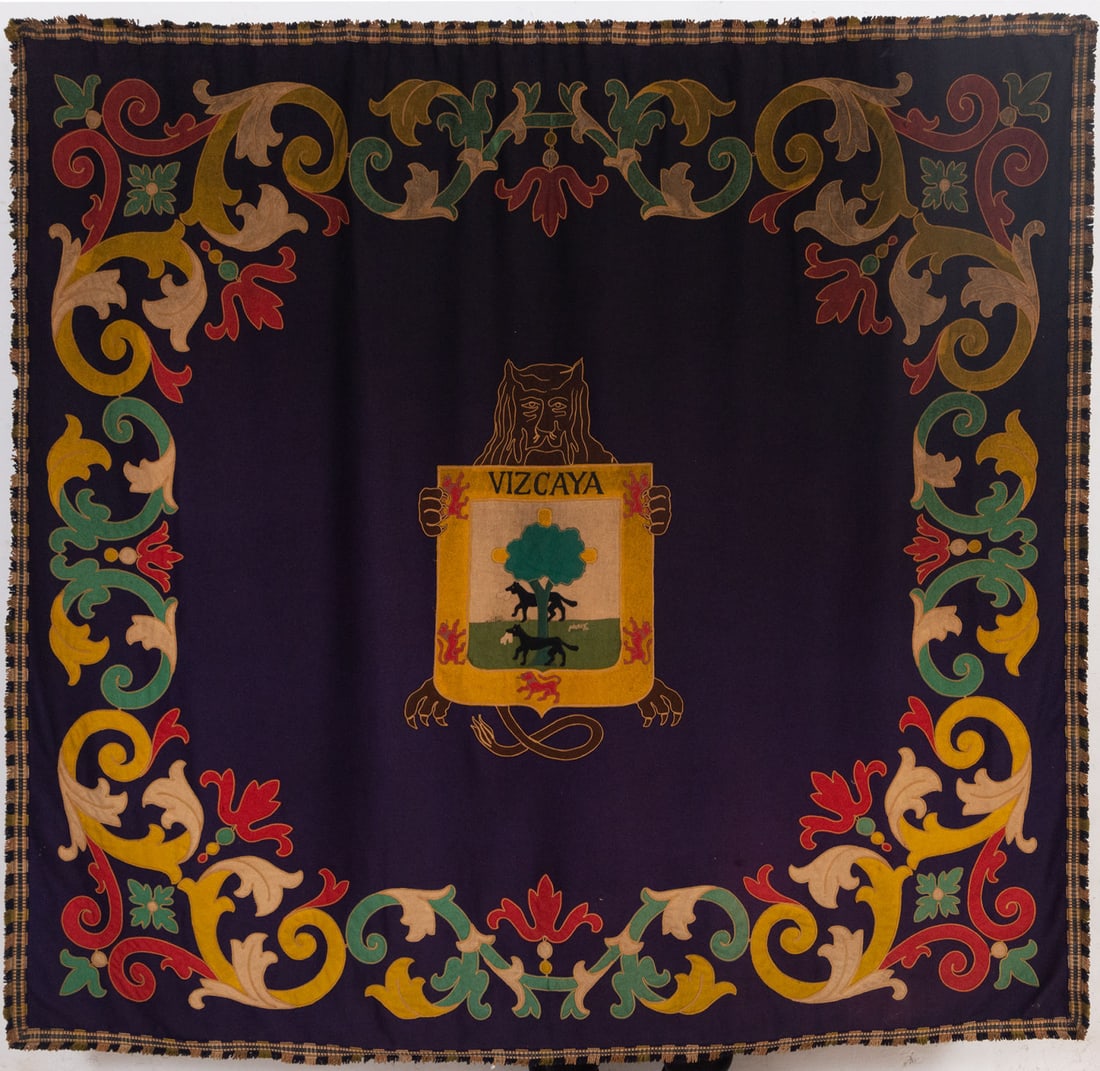 Tapestry embroidered with the Blazon de la Vizcaya, first half of the 20th century: In wool, measures: 184 x 189 cm