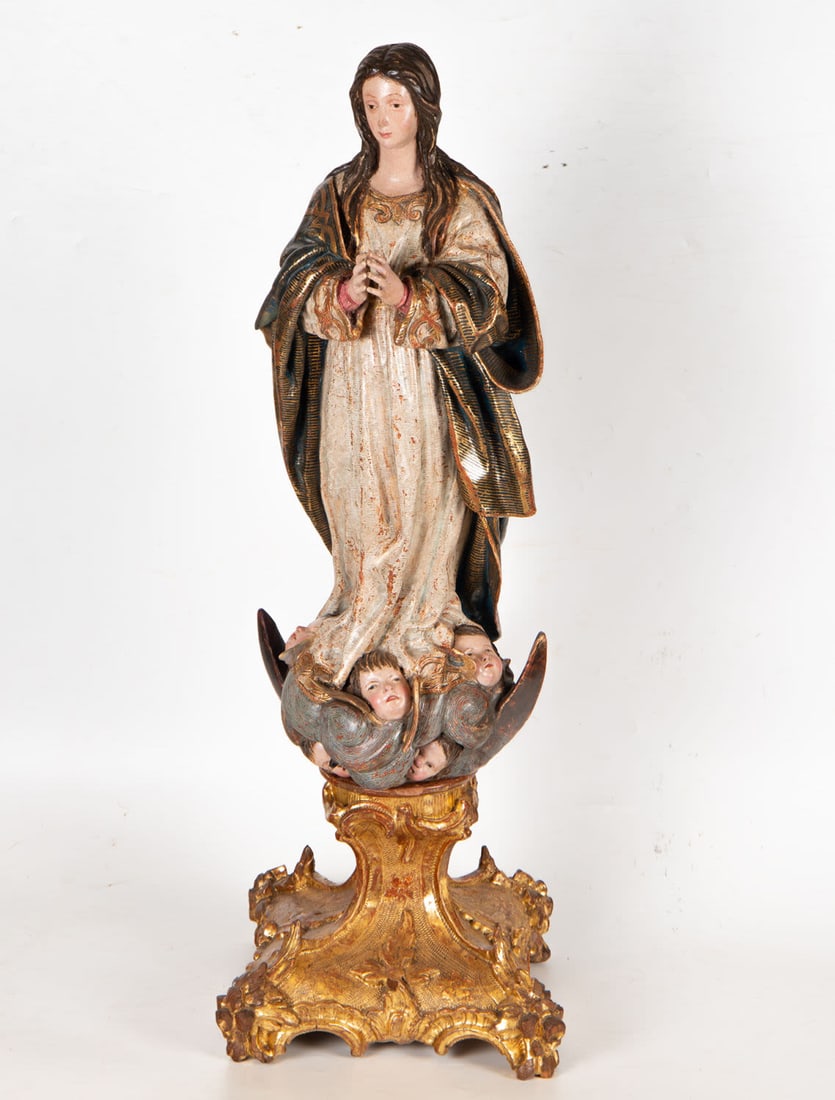 Immaculate Virgin in wood, Sevillian school of the 17th century, circle of Juan Martínez Montañés: In polychrome and gilt wood. Measurements: 53 x 23 x 16 cm. Base measurements: 22 x 25 x 25