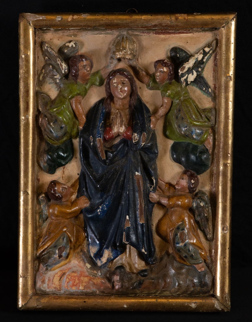 The Coronation of the Virgin, 17th century New Spanish school: Relief in polychrome wood, measures: 34 x 24 x 4 cm