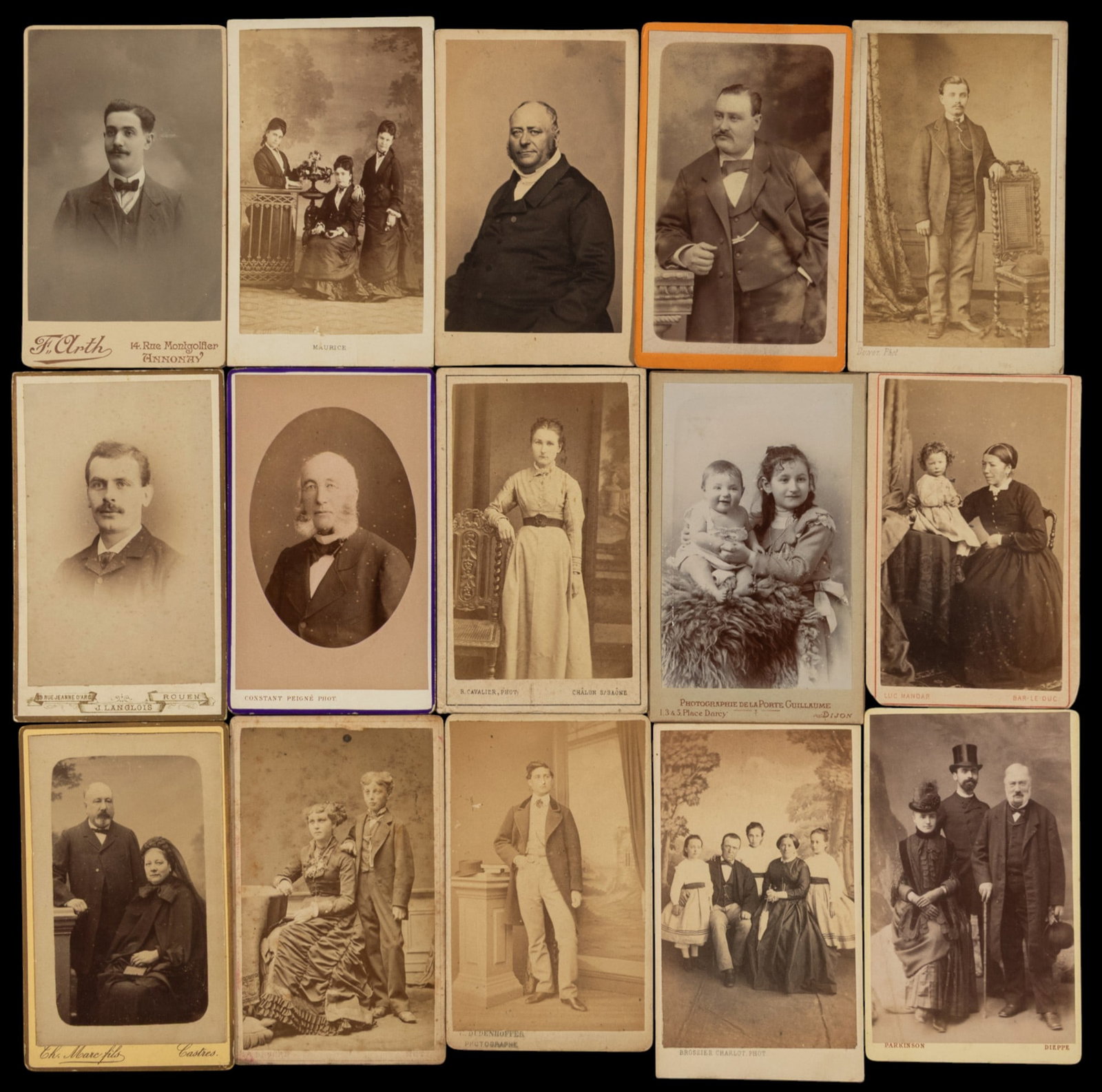 Lot of 15 old photos from the 19th and 20th centuries: Each measures 9x5cm approx.