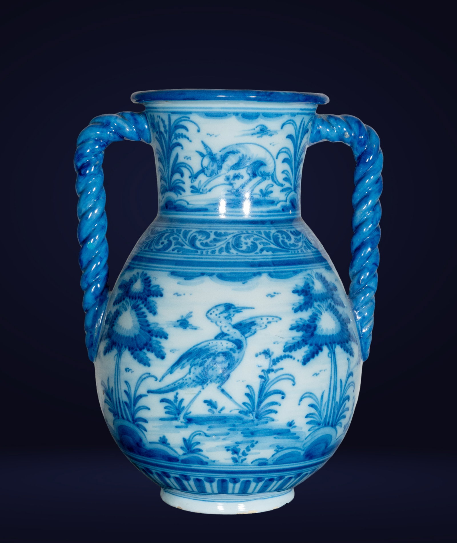 Elegant Talavera Niveiro Ceramic Vase, early 20th century: Total measurements: 45 x 30 x 25 cm. Provenance: property of an important private collection in Barcelona, ??lots 270 to 318 (both inclusive).