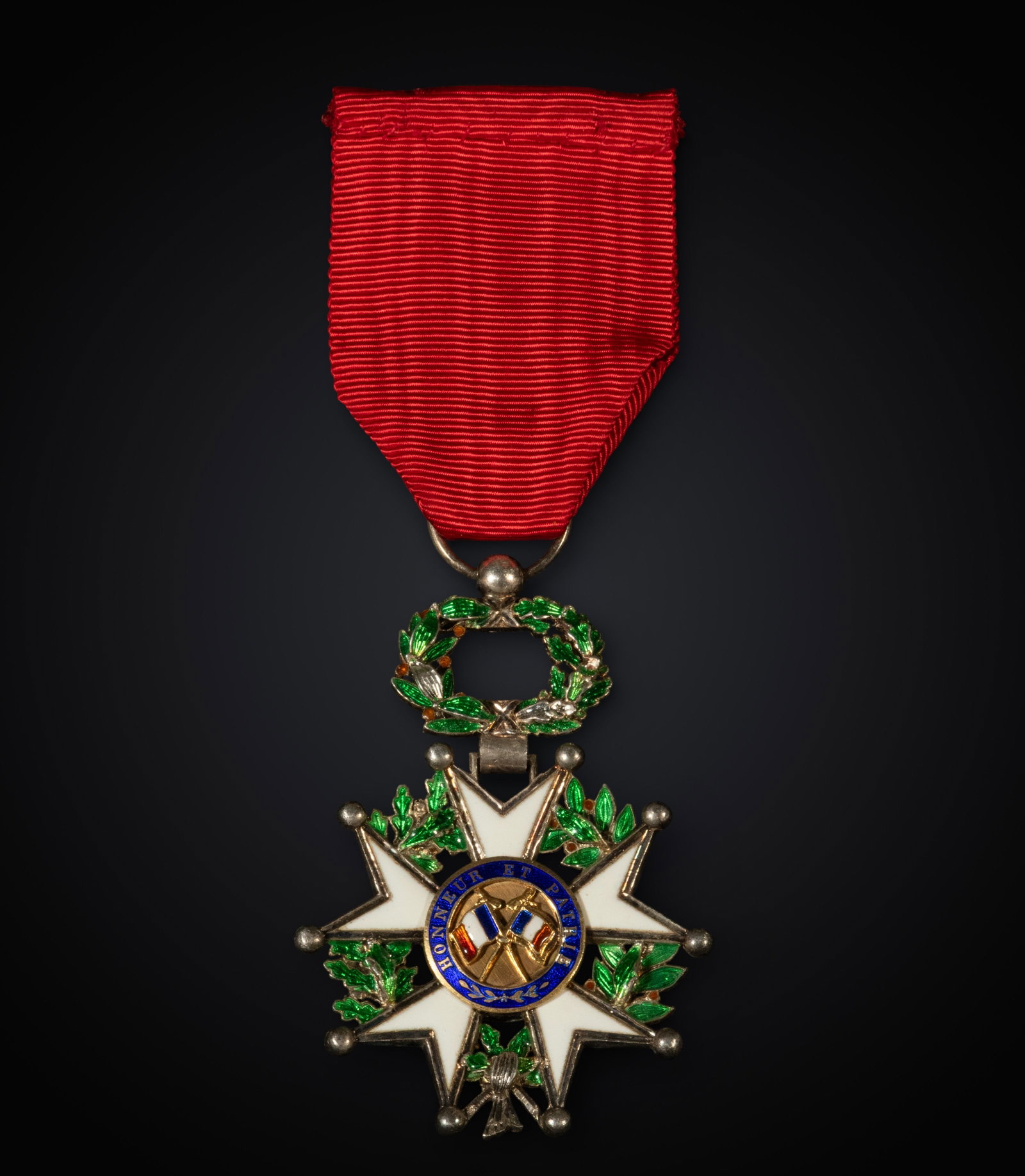 French Legion of Honor medal in silver and enamel. 19th-20th centuries: Medal only dimensions: 6 x 4 cm, weight 22g