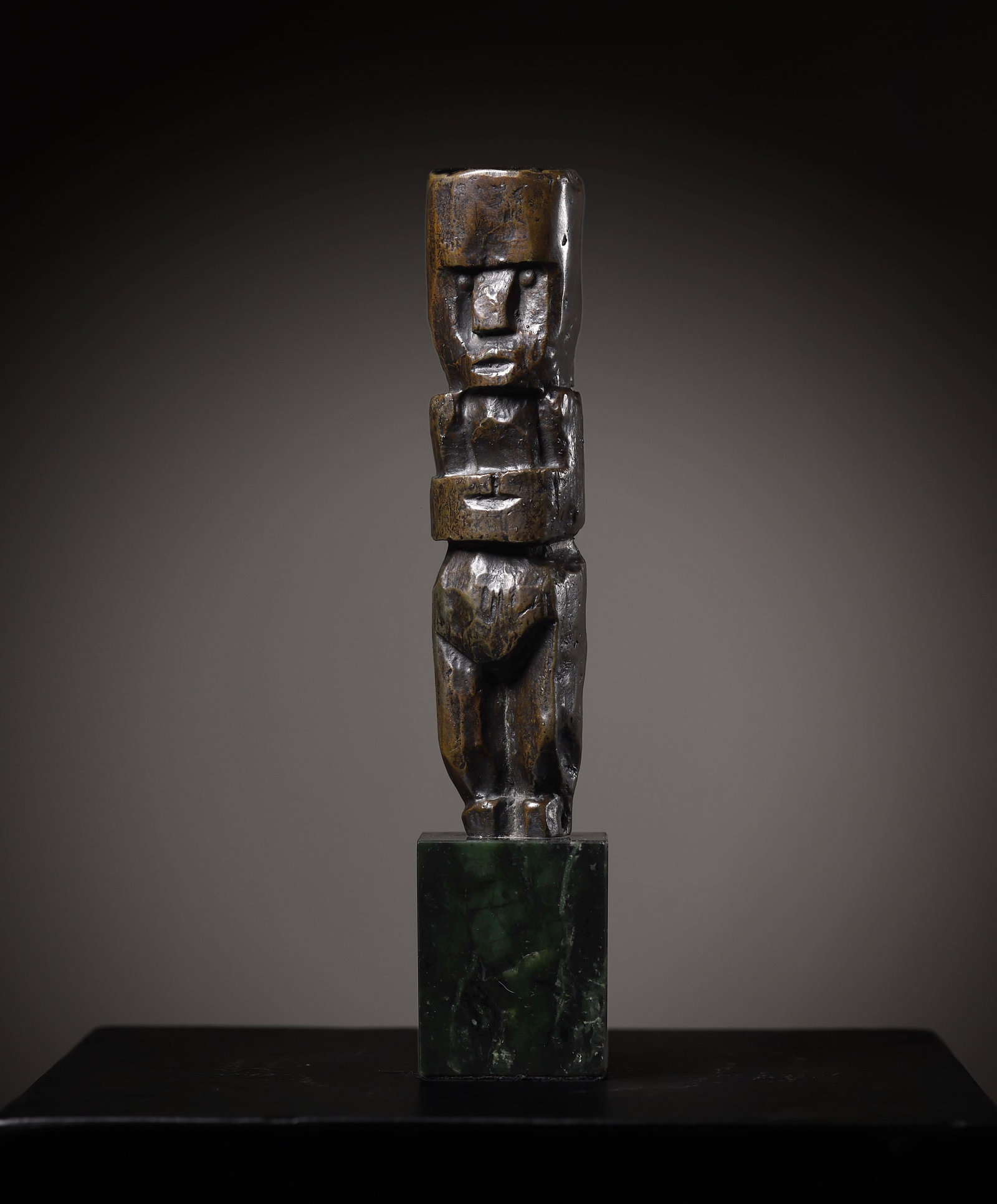 Possibly after Picasso, La Poupée, figure 6 - In bronze with a jade base: Signed and numbered copy 6/11. 22 x 5.5 x 5.5 cm. Similar work in the Picasso Museum in Málaga. Provenance: important private collection. With a beautiful green jade base and a lovely dark patina on 