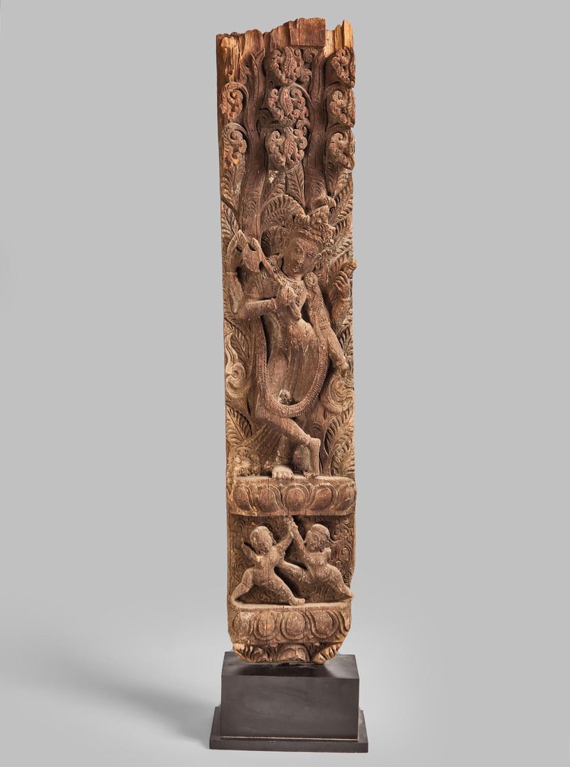 Exceptional and large wooden Buddhist pagoda beam. Nepal. 17th century. Cracks and missing pieces. (1 of 1)