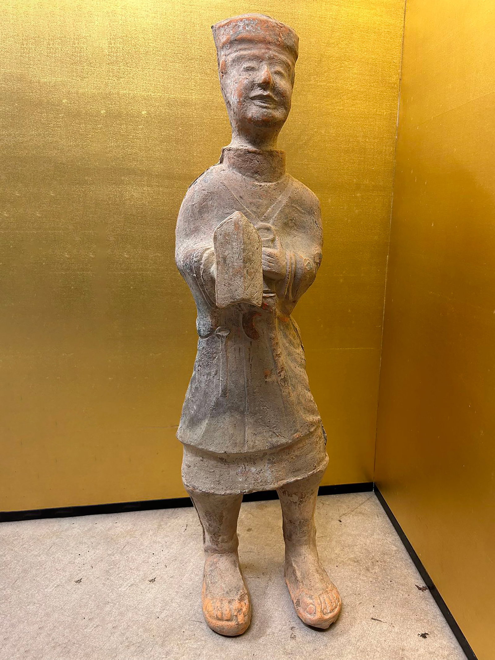Standing Mingqi Soldier. Sichuan Province. Han Dynasty. 206 BC–220 AD. 87 cm: Porcelain. Sichuan Province. Han Dynasty. 206 BC C. to 220 AD. C. 87cm. Lot in international warehouse (outside the EU). For shipments to the European Union, import duties and/or taxes will apply and 