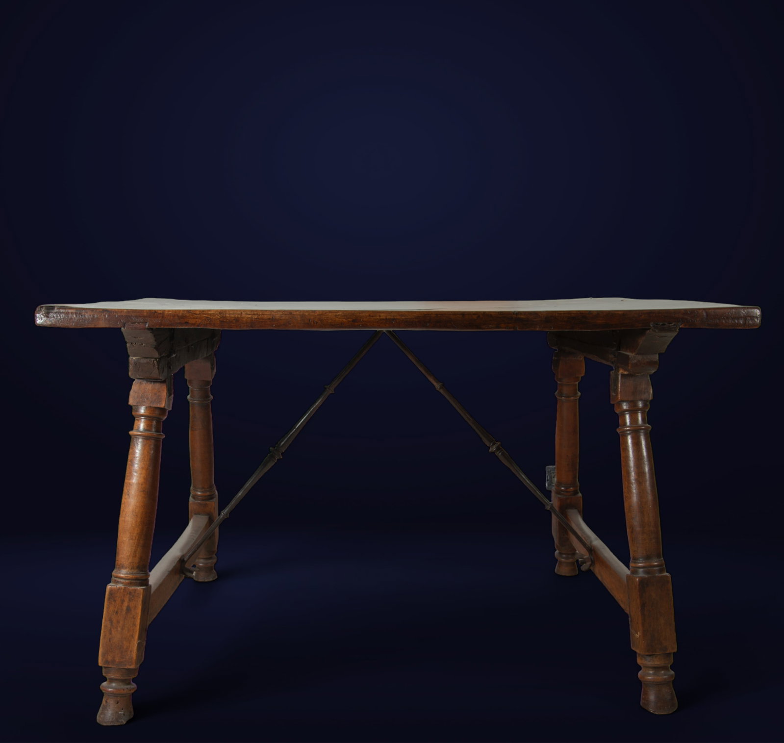 Important Spanish "Sail Leg" type table, in 17th century oak (1 of 12)