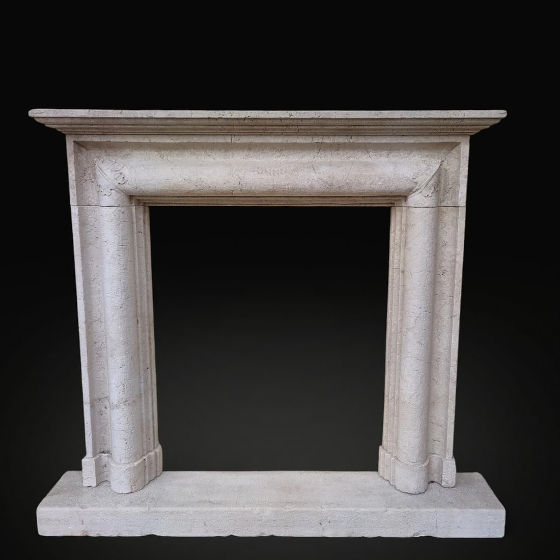 Salvator Rosa type fireplace in marble, Italy, 20th century: Carved marble. Dimensions: base 150 × 22 × 10 cm; total height 135 cm; opening 81 × 95 cm. A beautiful Salvator Rosa fireplace with classic and elegant lines, combining understated elegance with fo