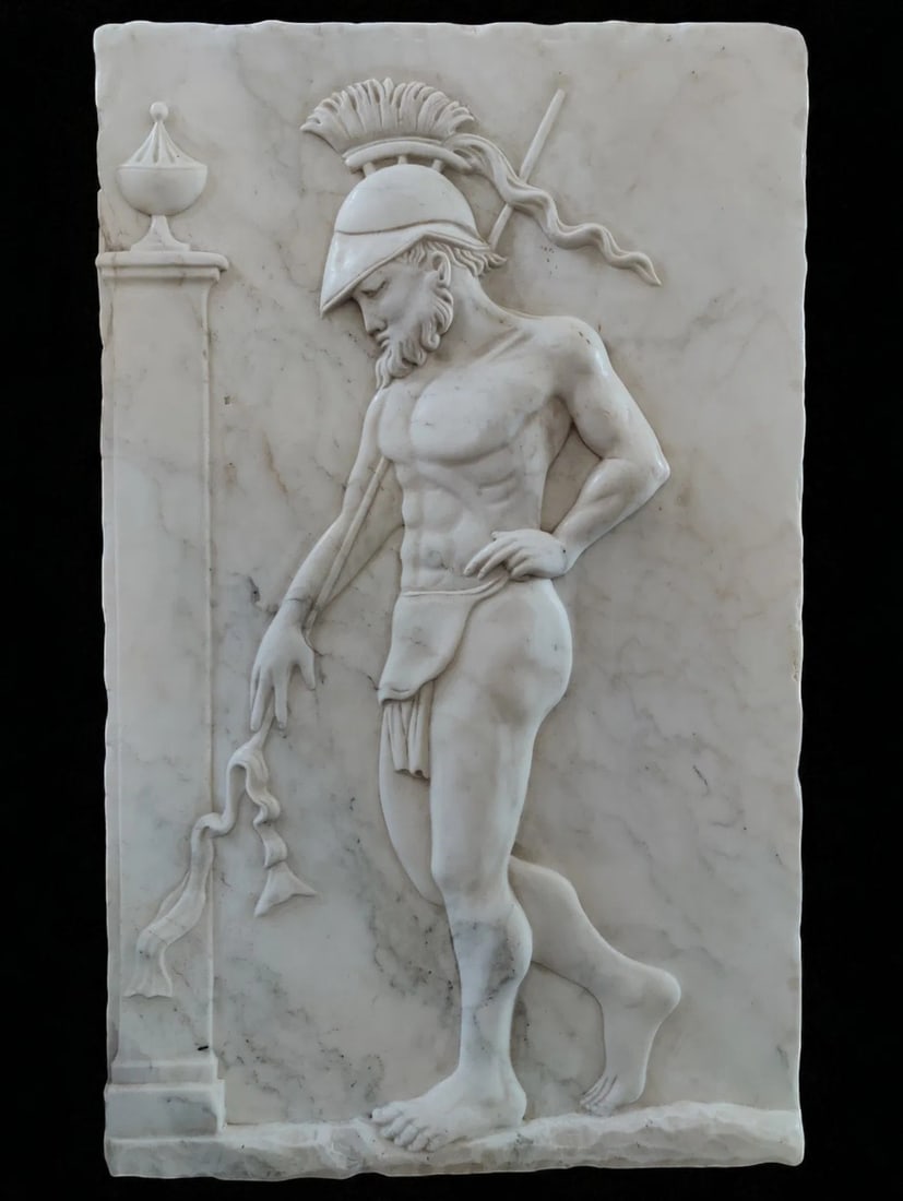 Neoclassical bas-relief in Carrara marble, Calacatta, Italy, 20th century: Carrara Calacatta marble sculpture in bas-relief. Dimensions: 105 × 65 × 5 cm. A work of great distinction and generous proportions, with refined sculptural quality and exquisite anatomical precisio