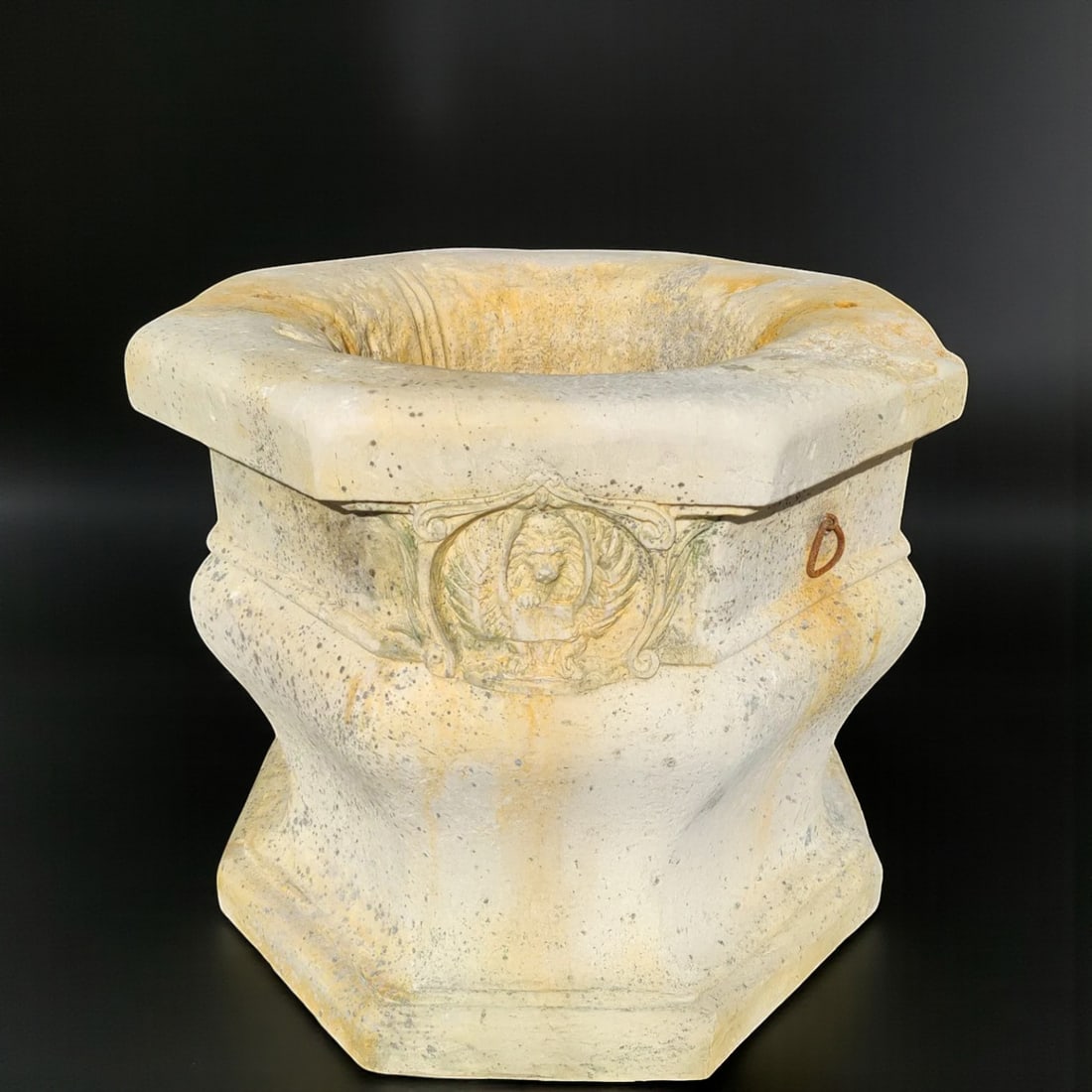 Octagonal well curb in Botticino marble with two reliefs, Italy, 20th century (1 of 6)