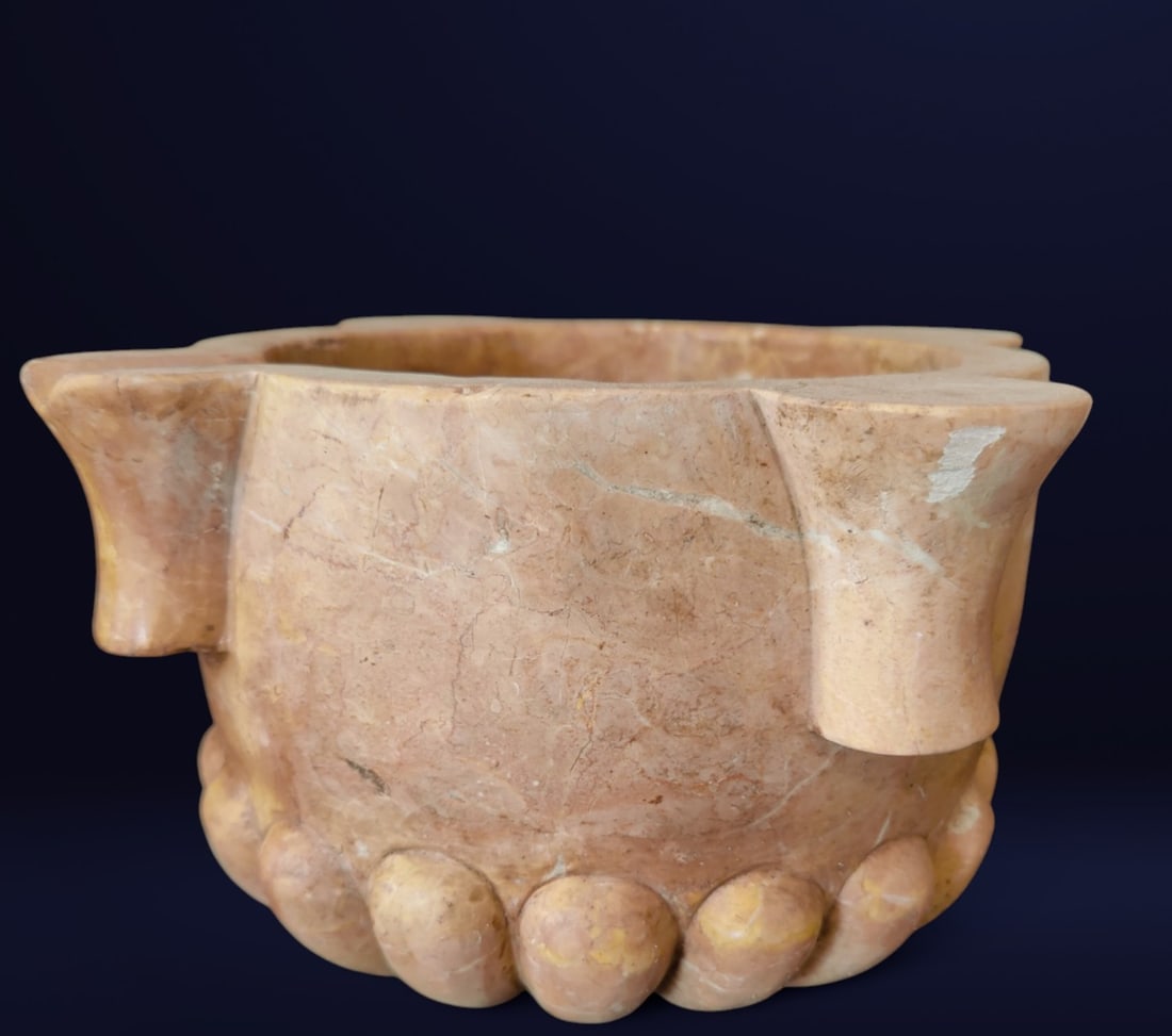 Nembro marble mortar with egg-shaped collar on the bottom, Italy, 19th century: Carved marble. Dimensions: 32 x 18 x 20 cm. Exclusive mortar of exquisite craftsmanship, with balanced proportions and a particularly attractive marble grain. A unique, handcrafted piece, ideal as a d