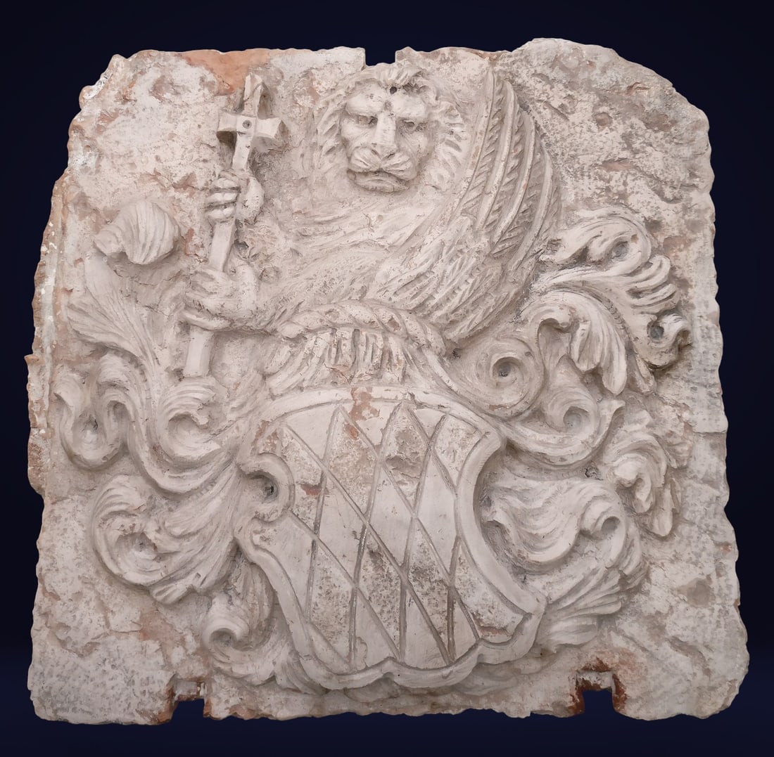 Important Venetian coat of arms in Nembro marble, Italy, 19th century (1 of 6)