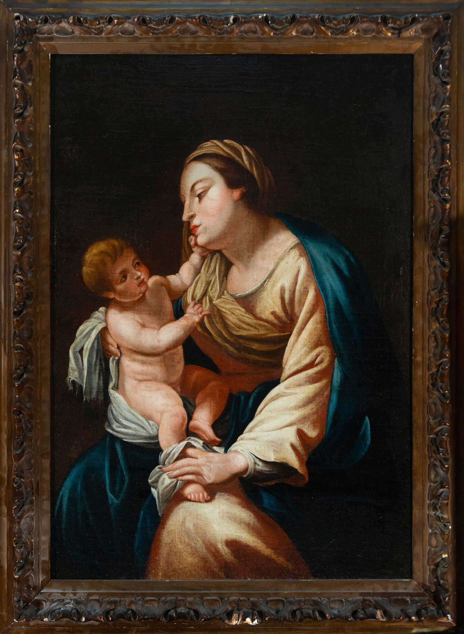 Virgin and Child, Italian school, 18th century: Oil on canvas. Measurements 96 x 69 / 114 x 87 cm.