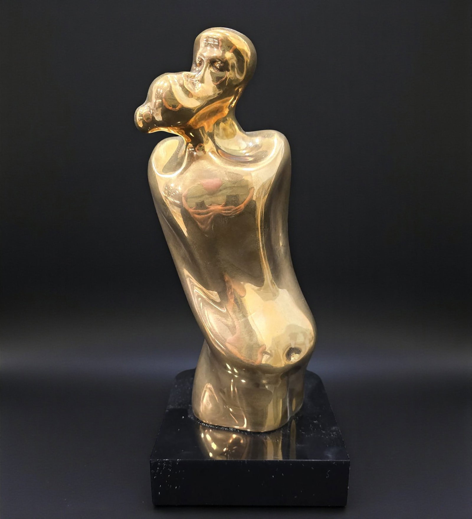 Alfonso Pérez Plaza, 20th century - Bronze sculpture 85/100, signed and serialized: Measures 23.5x10cm