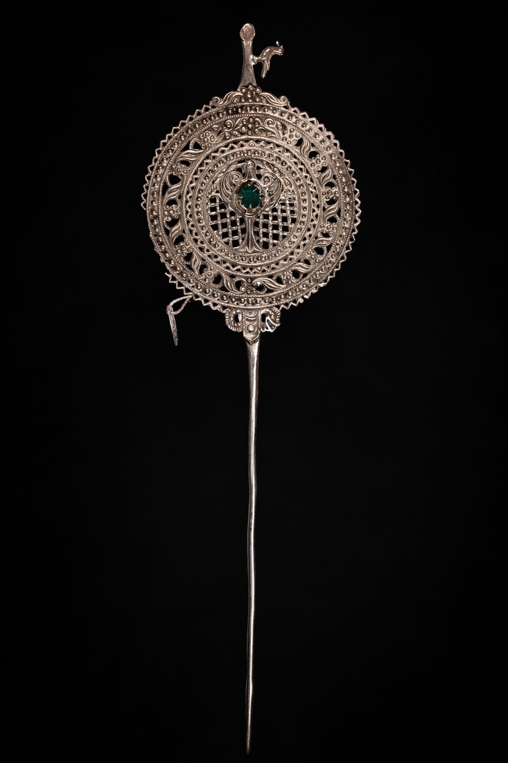 Important colonial silver poncho adornment from Peru or Bolivia in fine silver from the 18th century (1 of 4)