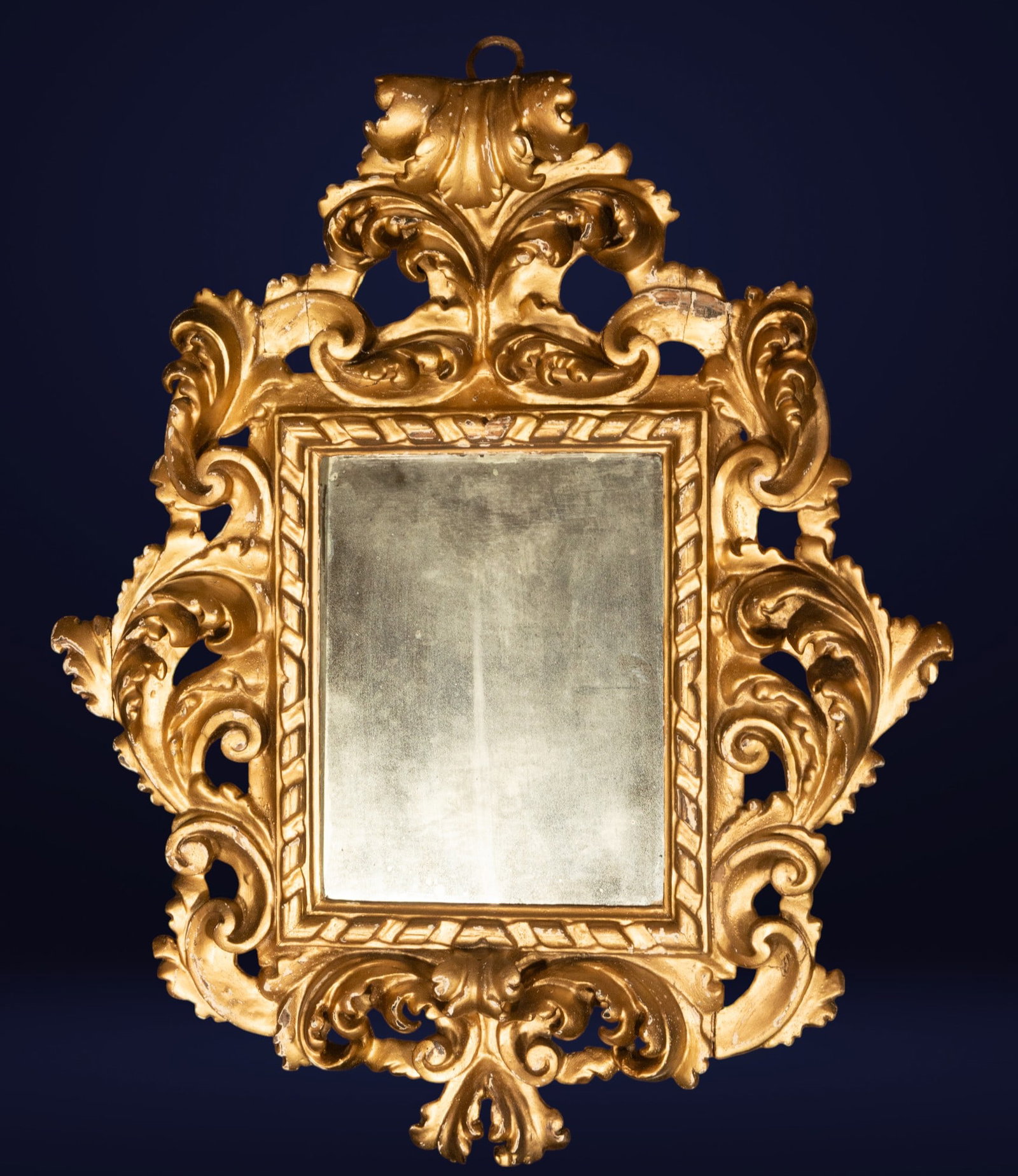 Important 18th century Italian Baroque Venetian cornucopia mirror: Carved wood, Measurements 72 x 58 cm