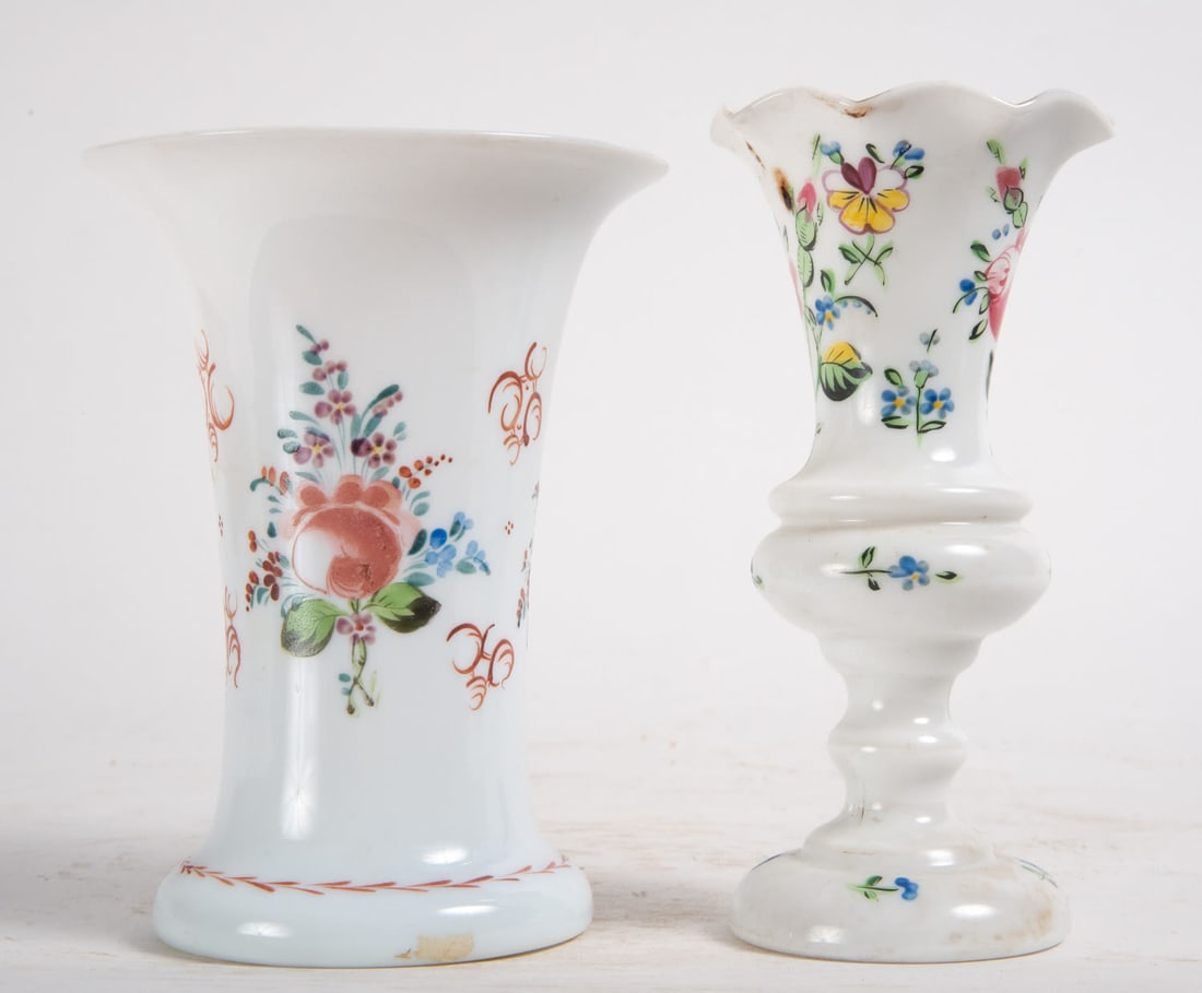 Pair of Opaline Vases, 19th Century: Measurements: 15 x 12 x 12 cm and 17 x 8 x 8 cm