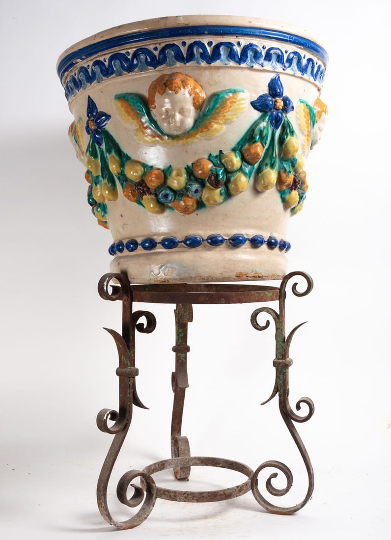 Large flowerpot in Triana ceramics, late 19th century (1 of 3)