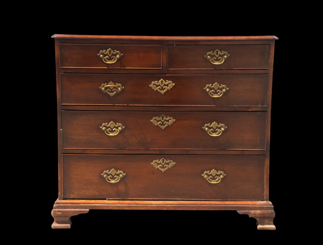 English chest of drawers in solid mahogany Regency style, 19th century: Measurements: 86 x 100 x 50 cm