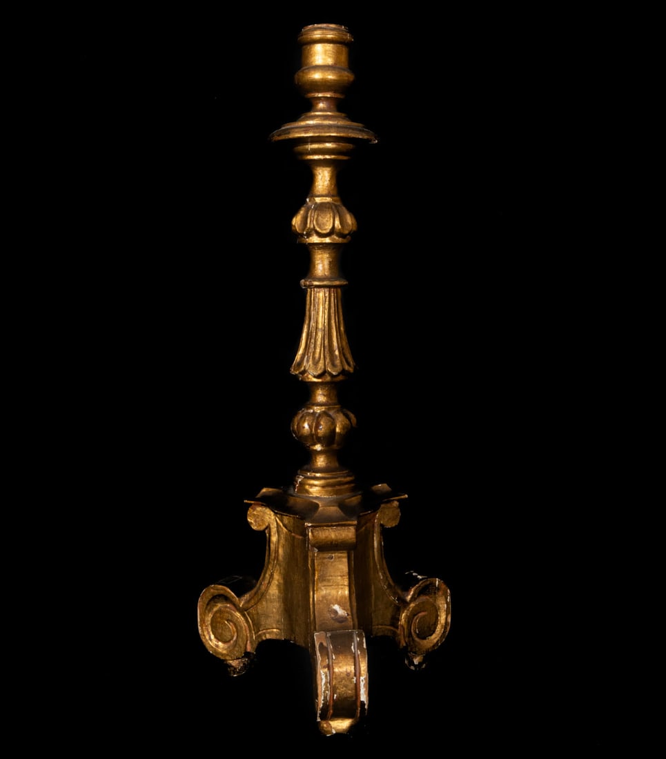 Wooden lamp-mounted candelabra, 18th century: Measurements: 50 x 21 x 10 cm