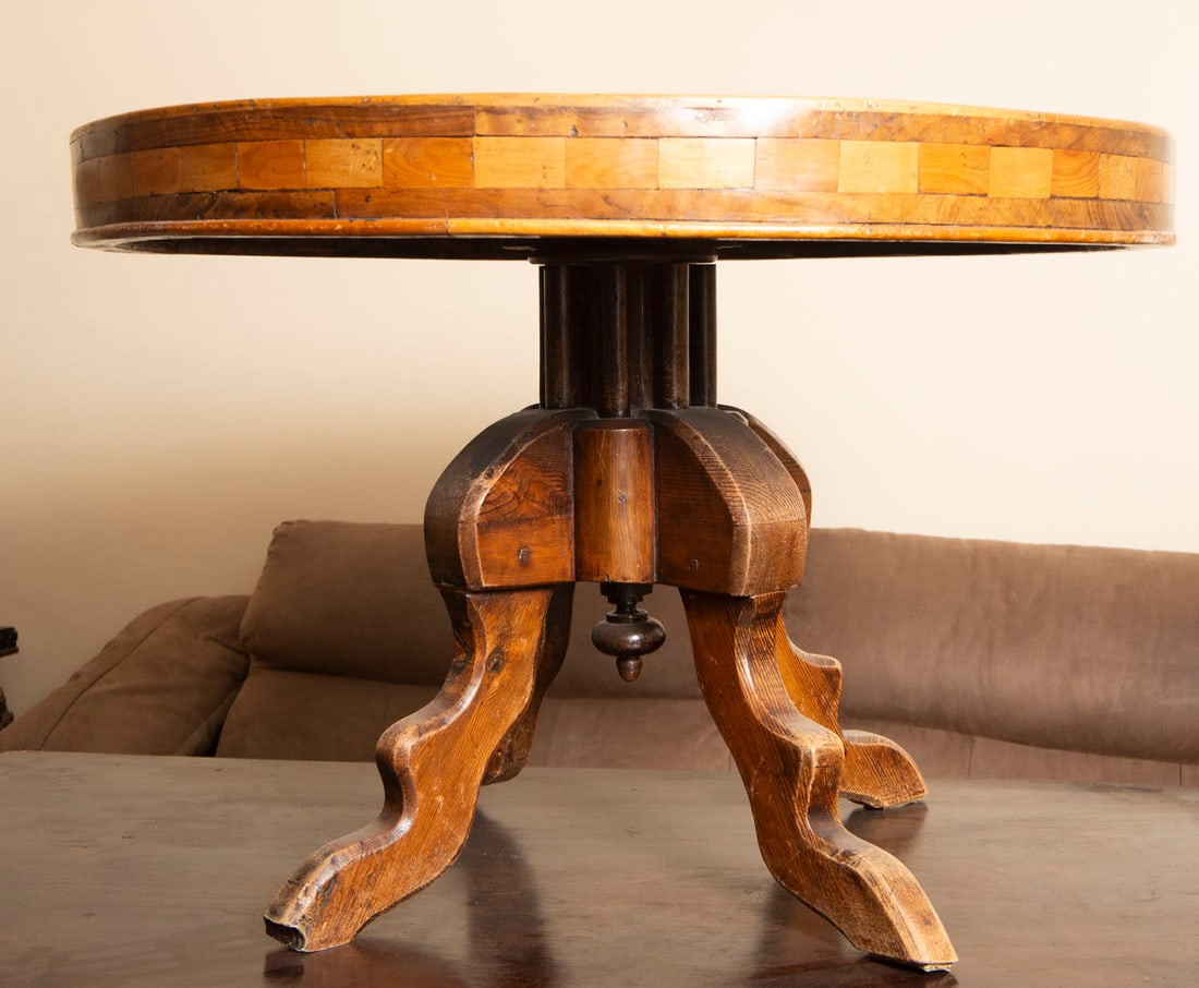 Side table or side table in walnut marquetry, French Provençal work, 18th century (1 of 4)