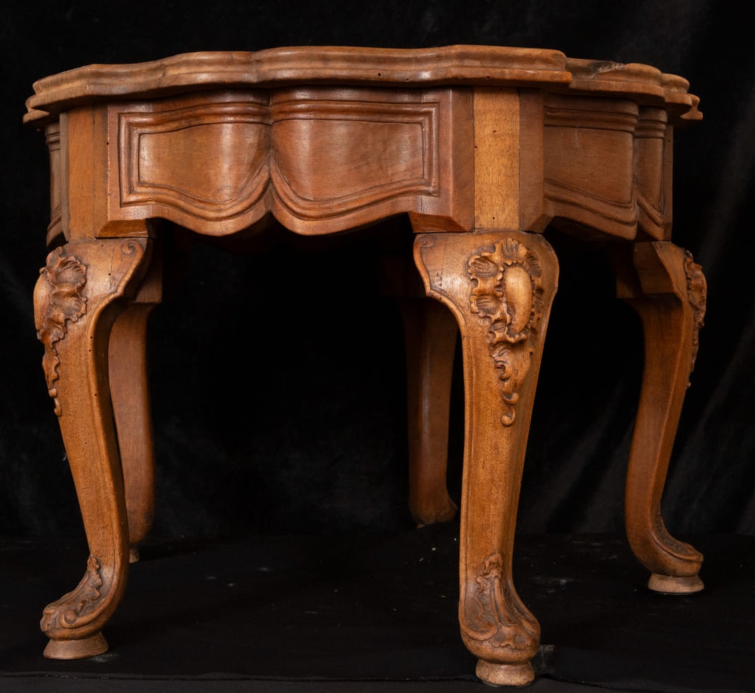 Louis XV oak coffee table, 17th century (1 of 1)