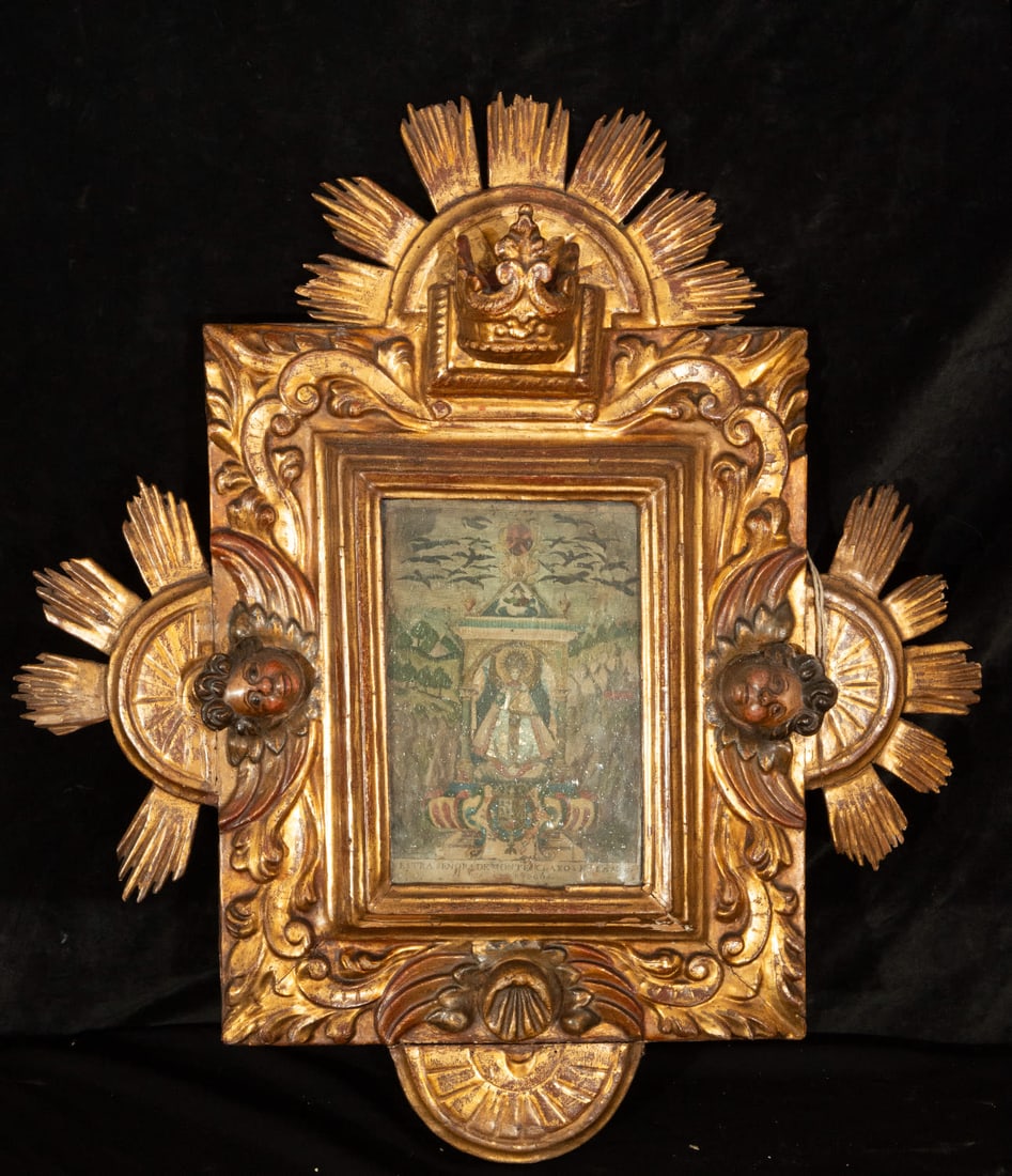 17th-century Cornucopia frame in polychrome wood relief and gilded with gold leaf: In gold-gilded wood, measurements: 26 x 18 cm (light), external measurements: 70 x 64 in total.