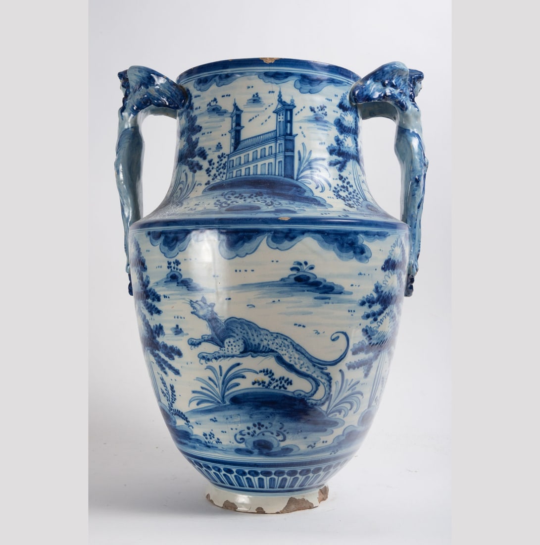 Large Talavera Vase with Caryatid Handles, early 20th century (1 of 5)