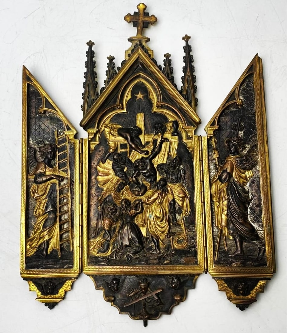19th Century Art Nouveau Neo-Gothic Triptych - in gilt bronze: Measures 32 cm high.
