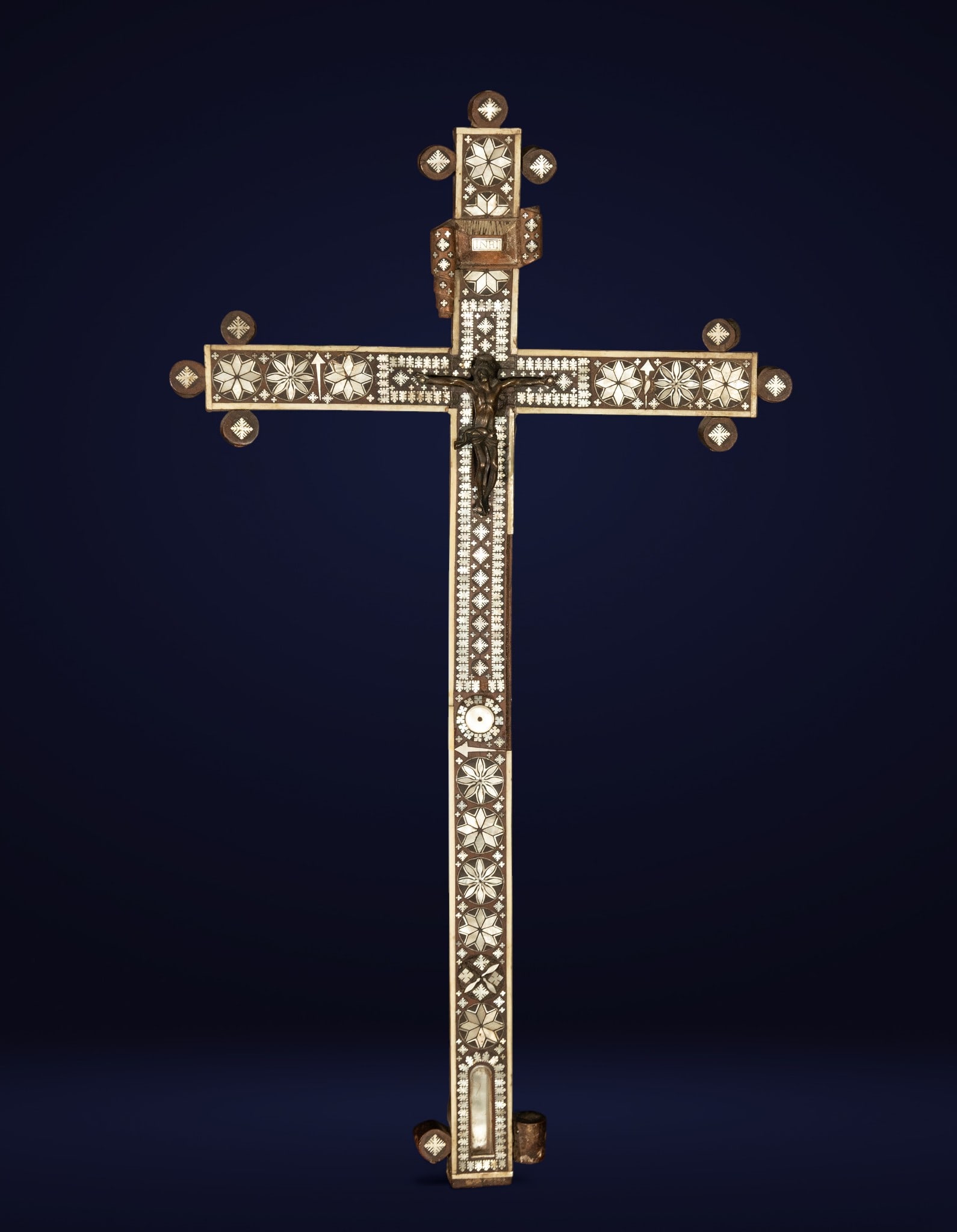 Jerusalem cross in mother-of-pearl and wood (1 of 6)