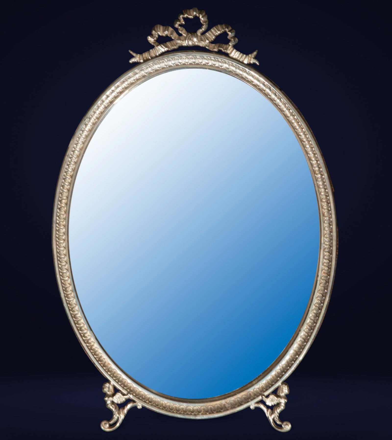 Oval silver picture frame. European School. 19th century. (1 of 4)