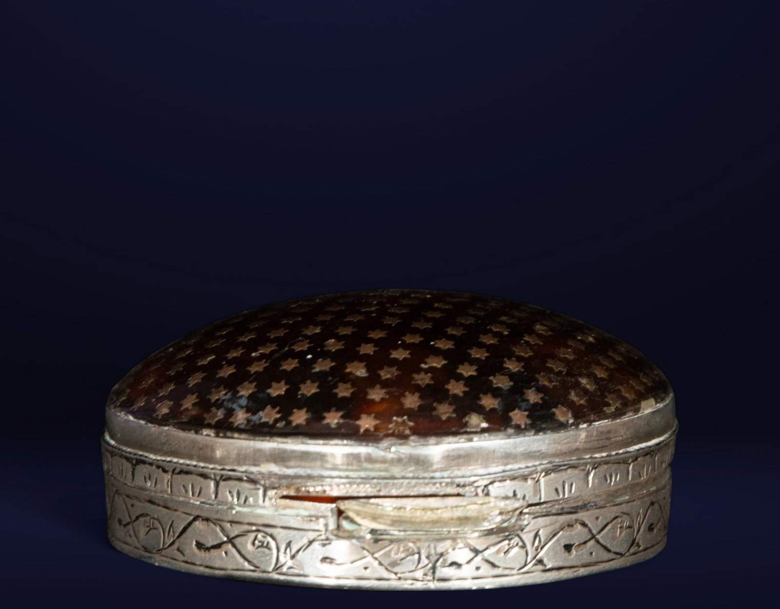 18th century Anglo-Indian colonial silver snuff box (1 of 4)