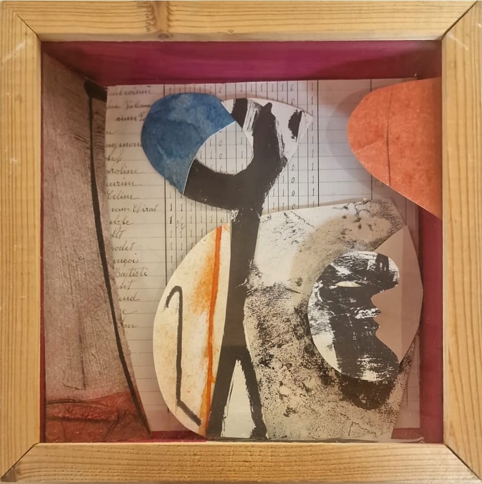 Tommaso Cascella (Rome, 1951) - Senza titolo (2017): Paper collage in a wooden display case. Dimensions: 23 x 23 x 6 cm. Signed and dated in marker on the reverse. This composition belongs to the Italian artist's most poetic and experimental period, cha