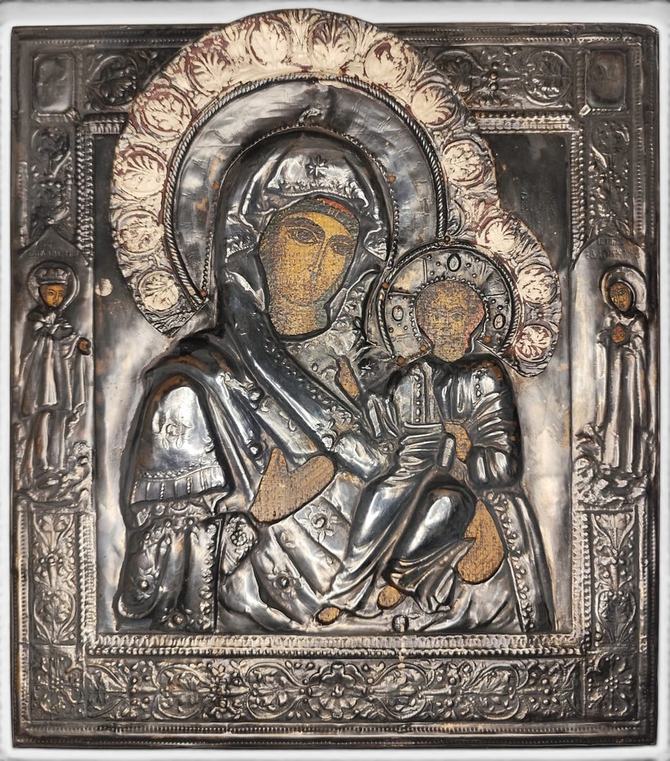 Extraordinary Russian Orthodox Icon - Silversmith Pavel Ovchinnikov and Ippolit Monighetti, Moscow,: Silver case made by the imperial silversmith Pavel Ovchinnikov and painted icon by Ippolit Antonovich Monighetti, a museum-worthy work. Monighetti was court painter to the Russian Imperial Romanov Dyn