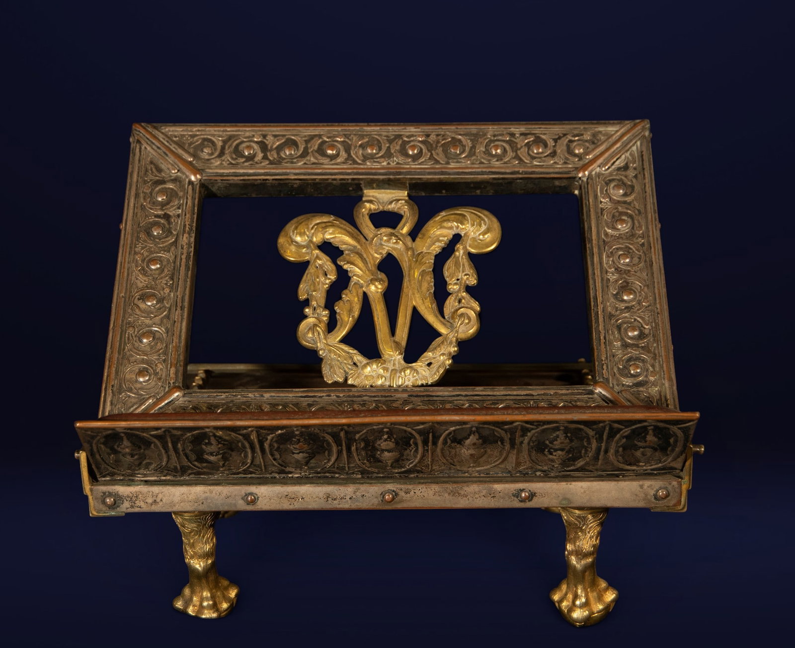 Important 17th Century Italian Baroque Roman Choir Lectern: Roman Baroque work, second half of the 17th century, with legs in the style of Alessandro Algardi in mercury-gilt bronze. Dimensions: 30 x 33 x 24 cm