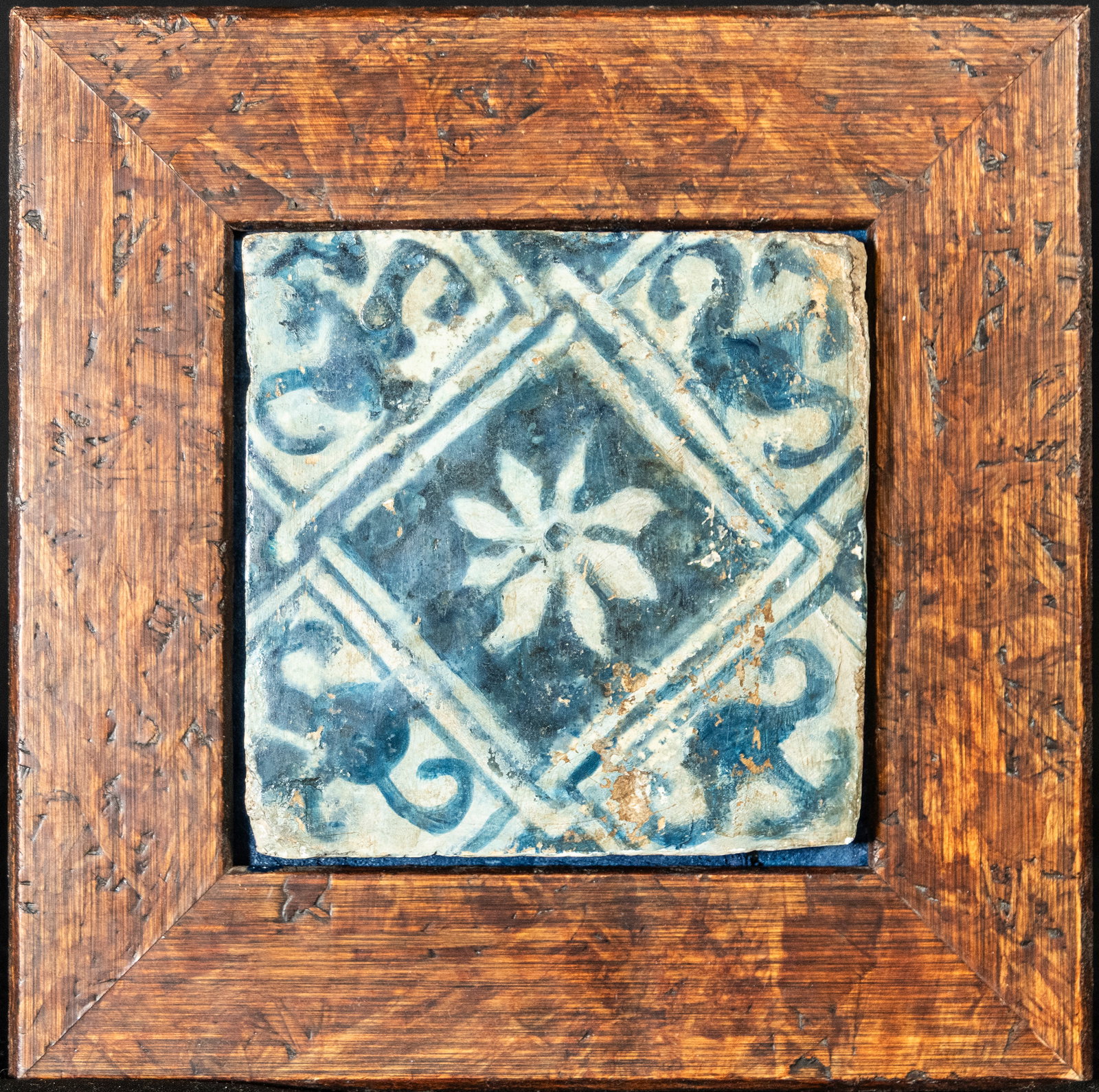 Gothic tile from Manises, 15th century: 13.5 x 13.5 cm