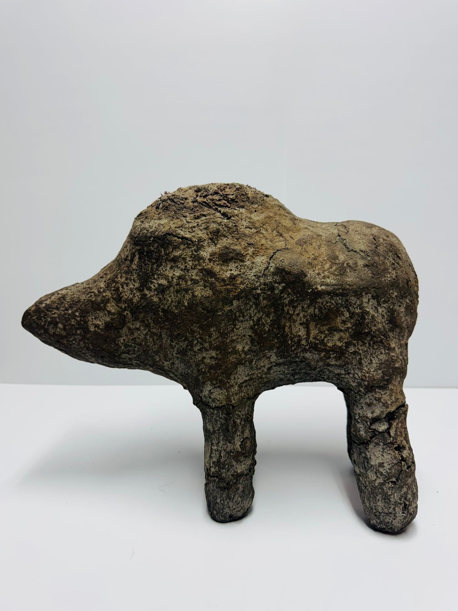 Boli fetish. Bambara Mali: Mali. Wooden frame and organic coating. Sacrificial patina. 20th century. 36 × 31 cm