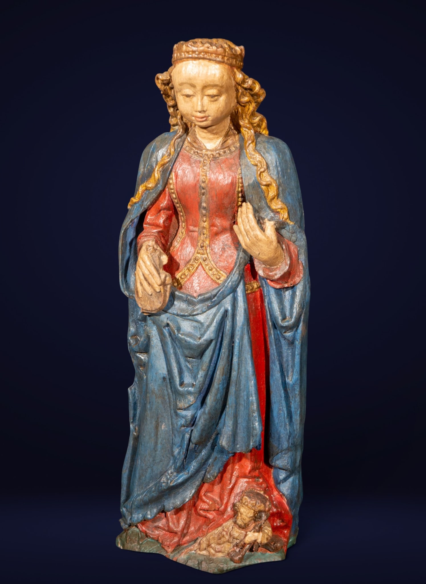 Flemish Virgin, Flemish school, 20th century: Polychrome sculpture in paste or resin. A Gothic-inspired female figure with delicate drapery and a vertical stylization characteristic of medieval Flemish models, reinterpreted in contemporary times.