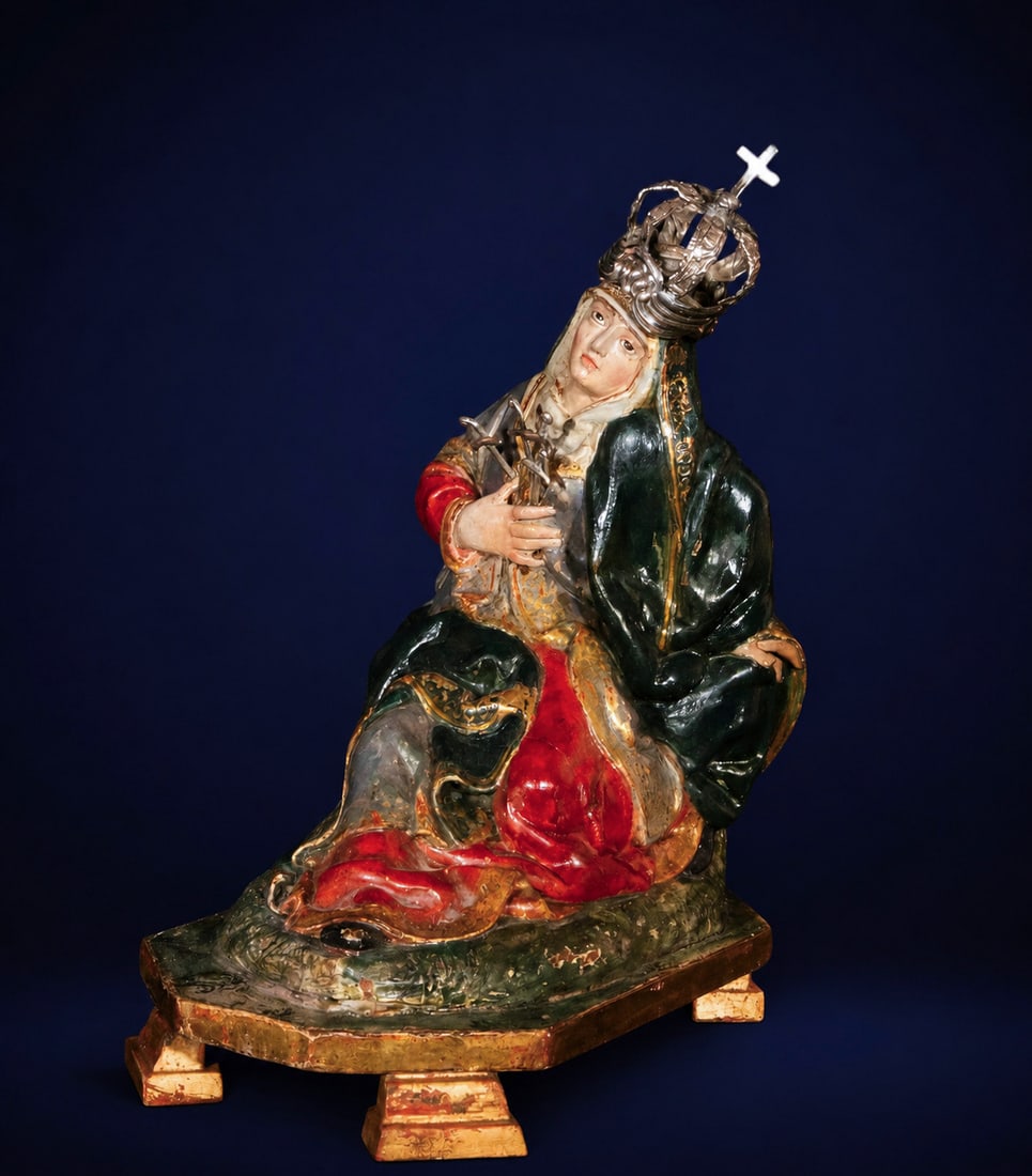 Mexican Dolorosa on Wood with Silver Powers, 18th Century Colonial School: Measurements: 35 cm x 20 cm x 29 cm.