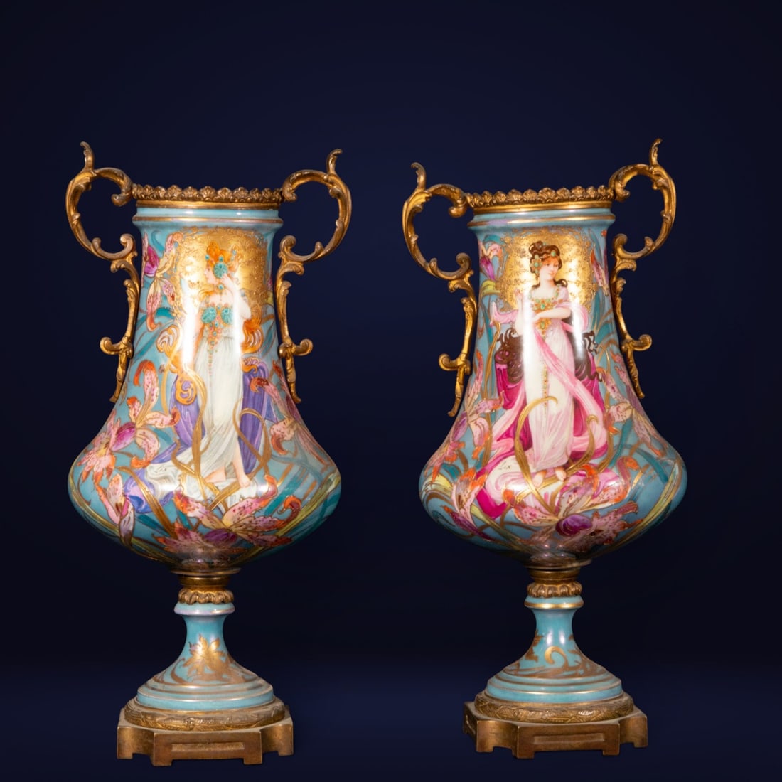 Pair of Art Nouveau Sevres France vases, Frederic Theodore Lix/Alfons Mucha: Pair of vases in glazed porcelain and gilt bronze. 50cm high. Good condition. Pair of lidded vases in glazed and gilt porcelain, Sèvres, France, ca. 1900. Export for the Austrian market. Art Nouveau 