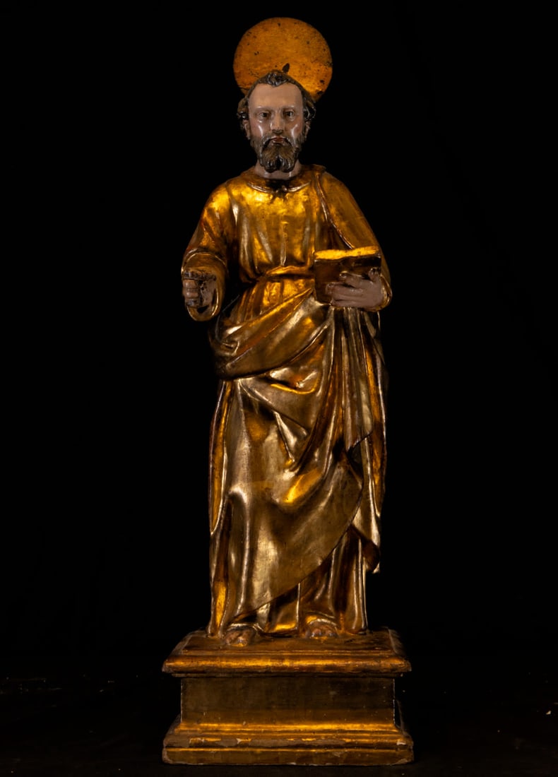 Sculpture of Saint Peter in gilded wood, Castilian school, 17th - 18th centuries: Beautiful sculpture of Saint Peter in gilded wood. In one hand he carries a book, in the other he would surely have carried the keys. Measurements: 71 x 22 x 18 cm.