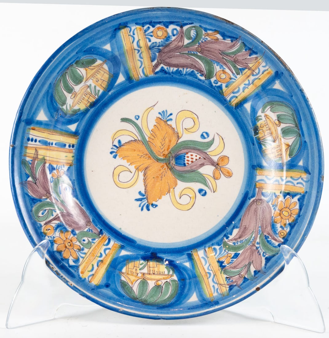 Ceramic plate from Manises, 19th century: Measures 4 x 30 x 30 cm