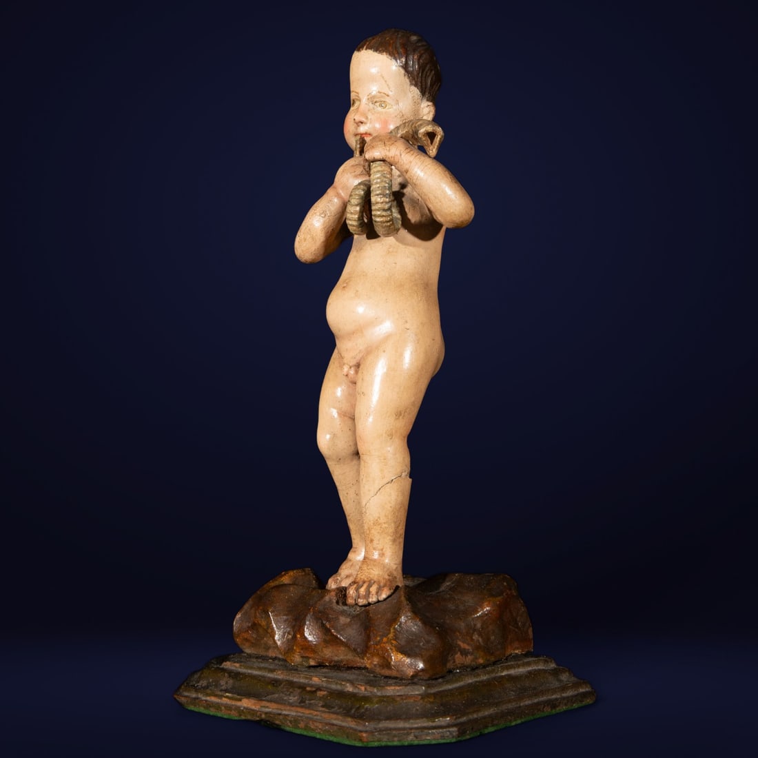 Sculpture of the Holy Child from the 17th-18th century: Measurements: 31 cm x 16 cm x 12 cm