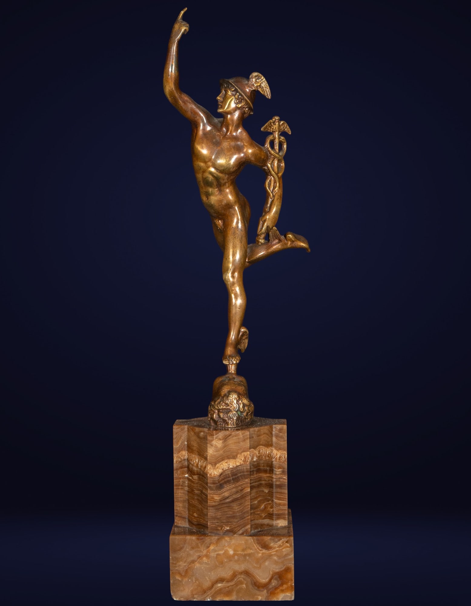 Mythological sculpture of the God Mercury in Bronze, Italy, 19th century: Bronze. Measurements: 45 cm x 12 cm x 13 cm