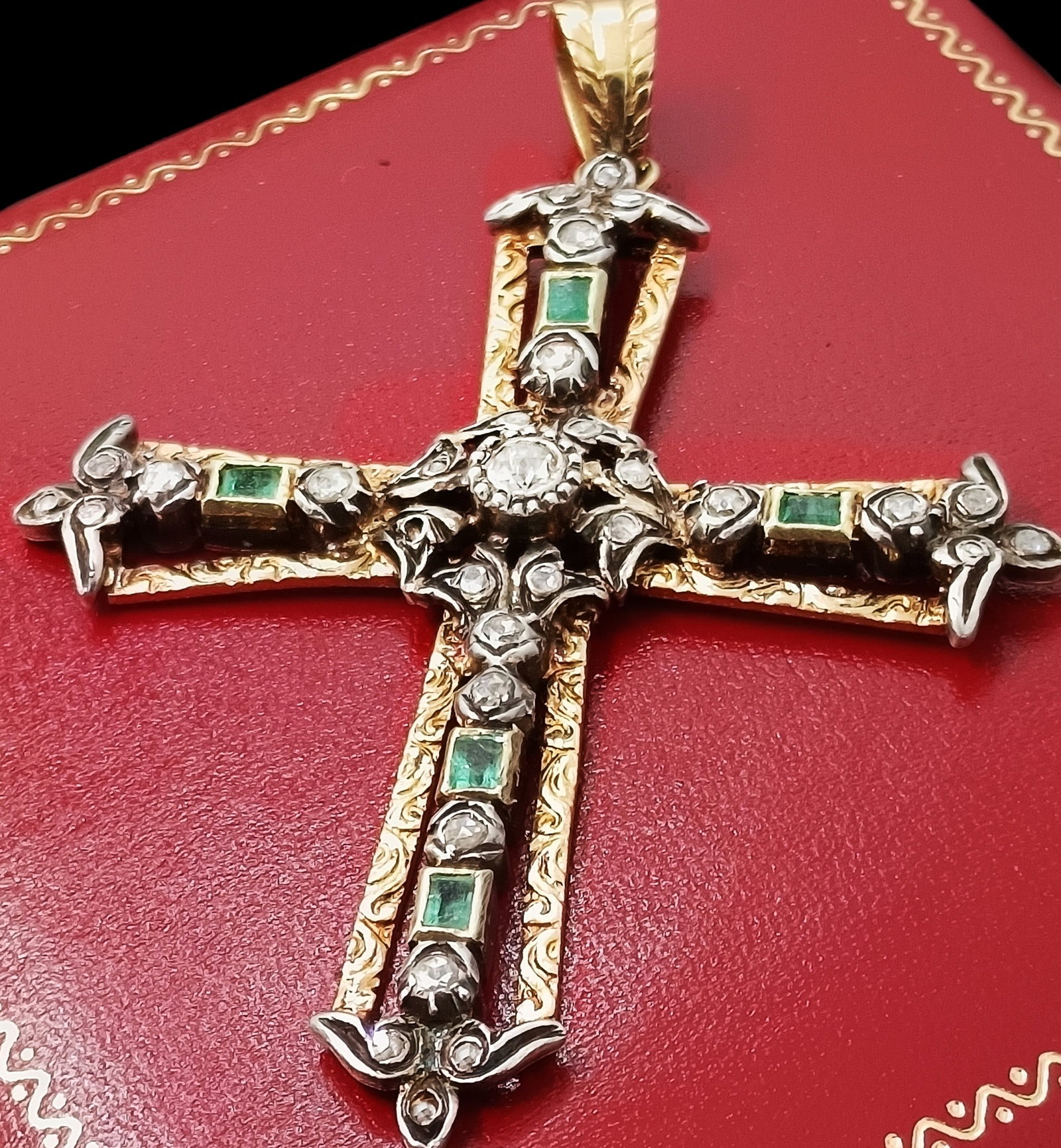 Large 18-karat gold pendant cross with diamonds and emeralds, 20 g of gold, 7.7 cm. (1 of 8)