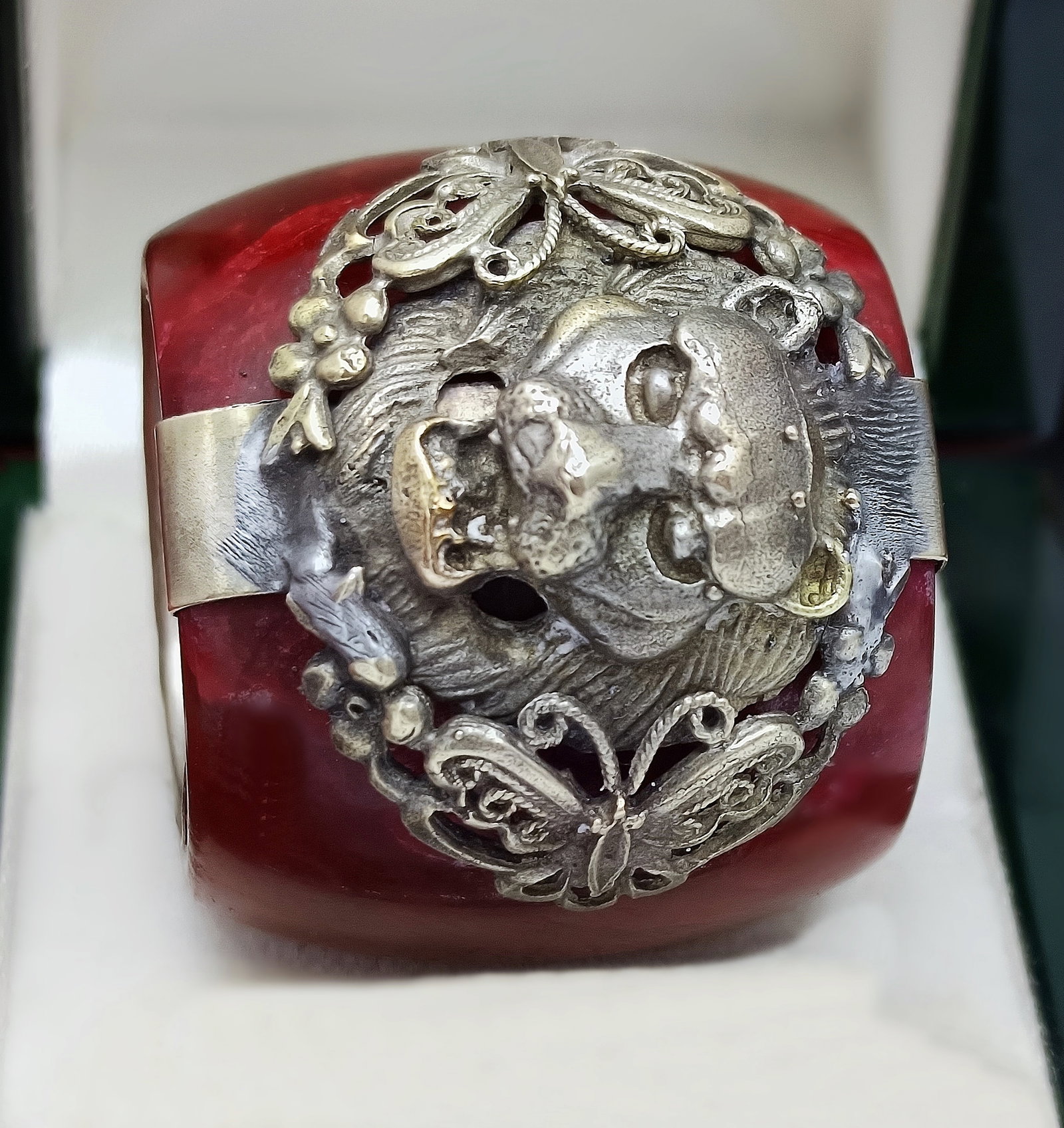 Chinese archer's ring with red jade and silver, Chinese, 19th-20th century (1 of 7)