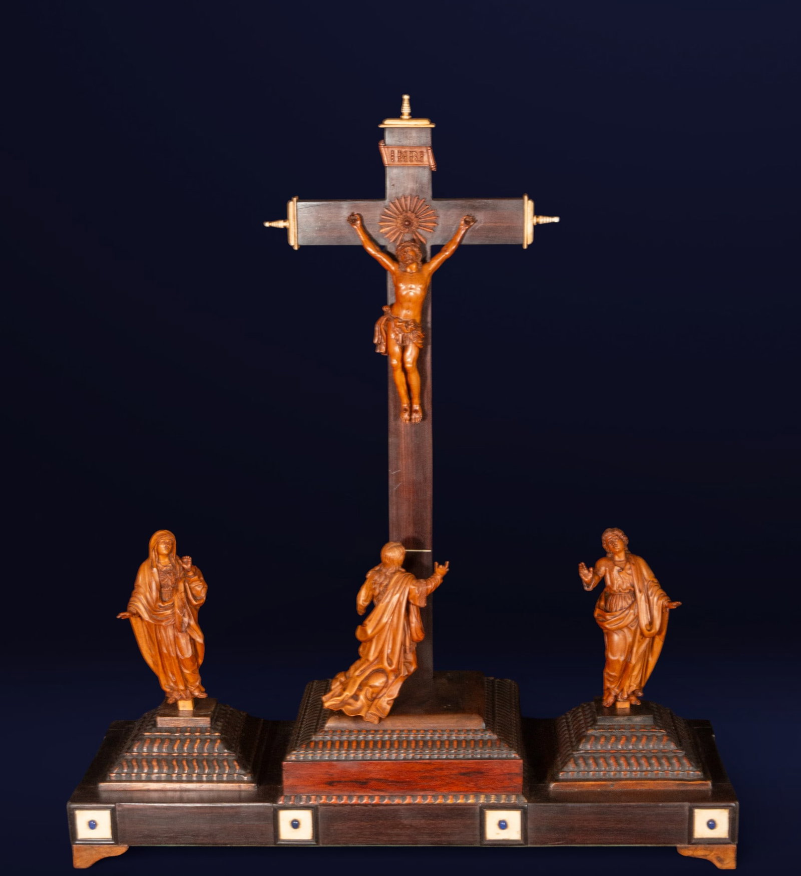 Star Lot - Exceptional 16th Century South Flemish Master Calvary in Boxwood (1 of 11)