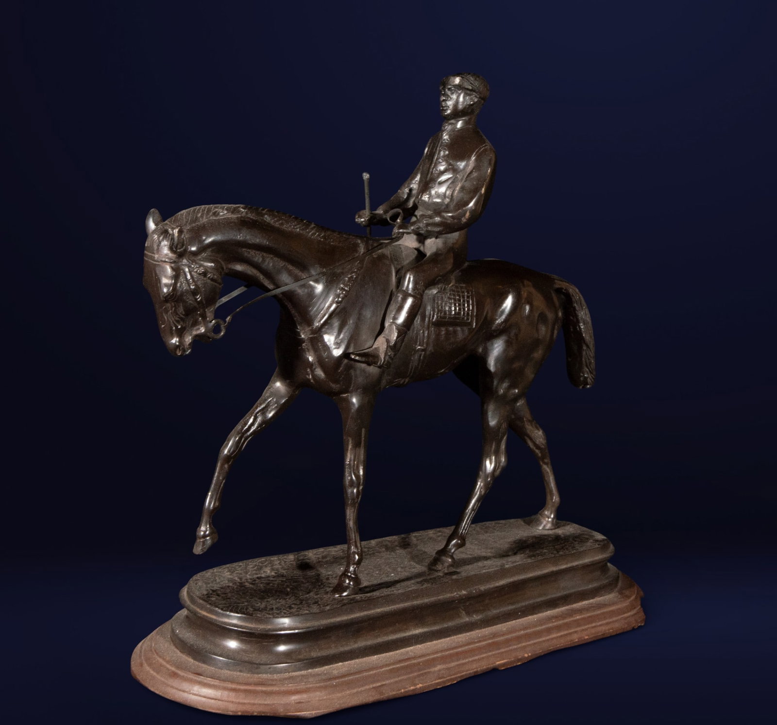 Horseman, European Realist School, 19th-20th Century: Patinated bronze. Measurements 40 x 15 x 43 cm.