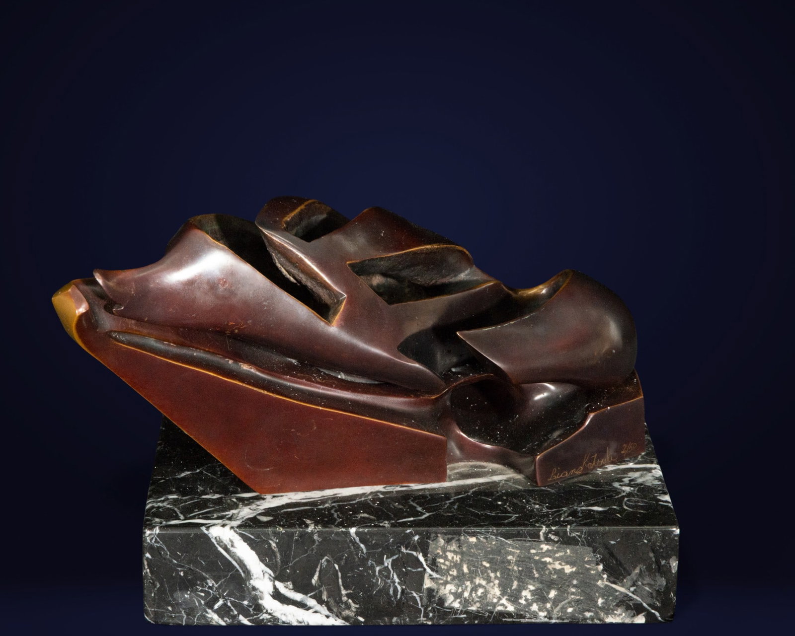 Medium Sculpture. Signed Liane Katsuki. Contemporary School. 21st Century. (1 of 3)