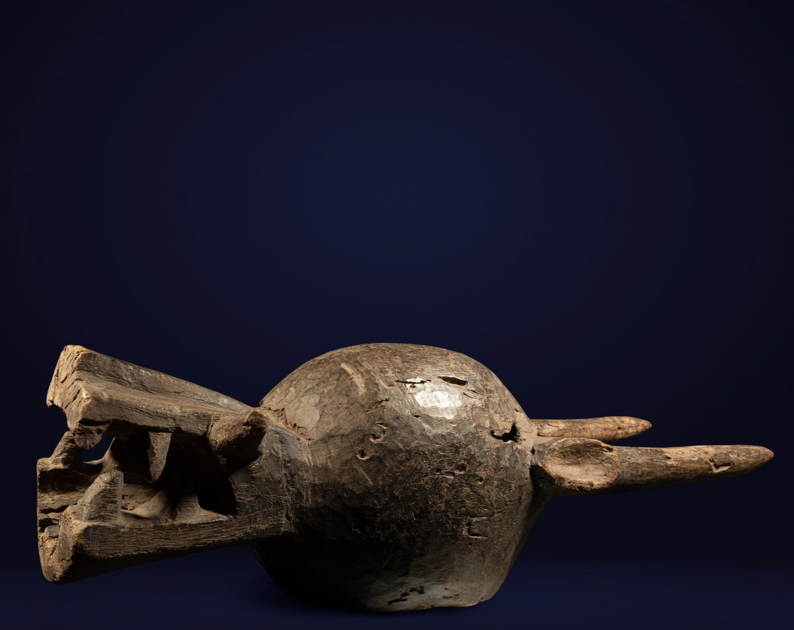 Senufo Ox Mask, Ivory Coast, Cimer Ethnic Group - African Art - Early 20th Century: Dimensions: 90 x 40 cm. Provenance: important European private collection.