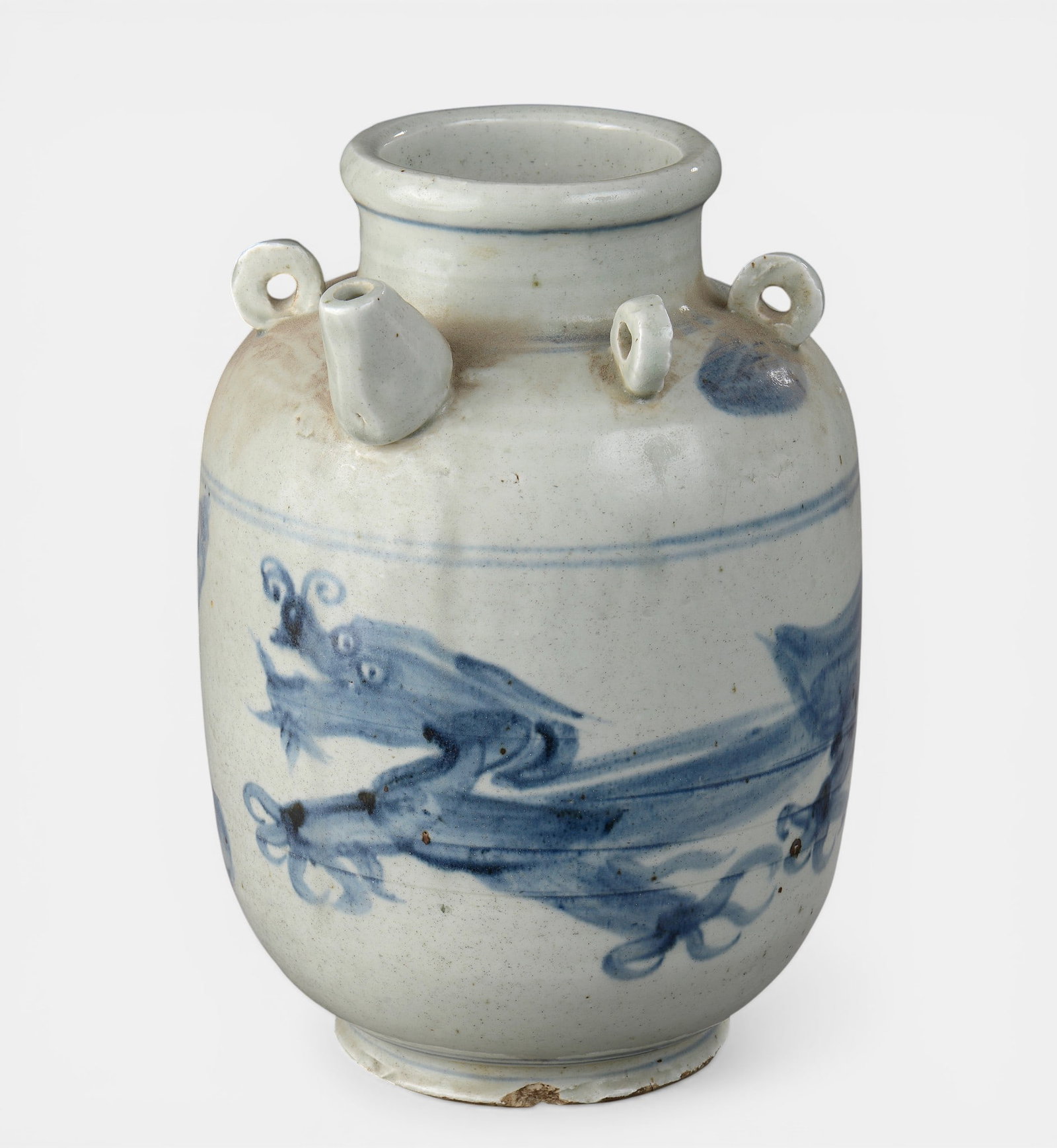 Important Chinese vase from the Ming period (1 of 3)